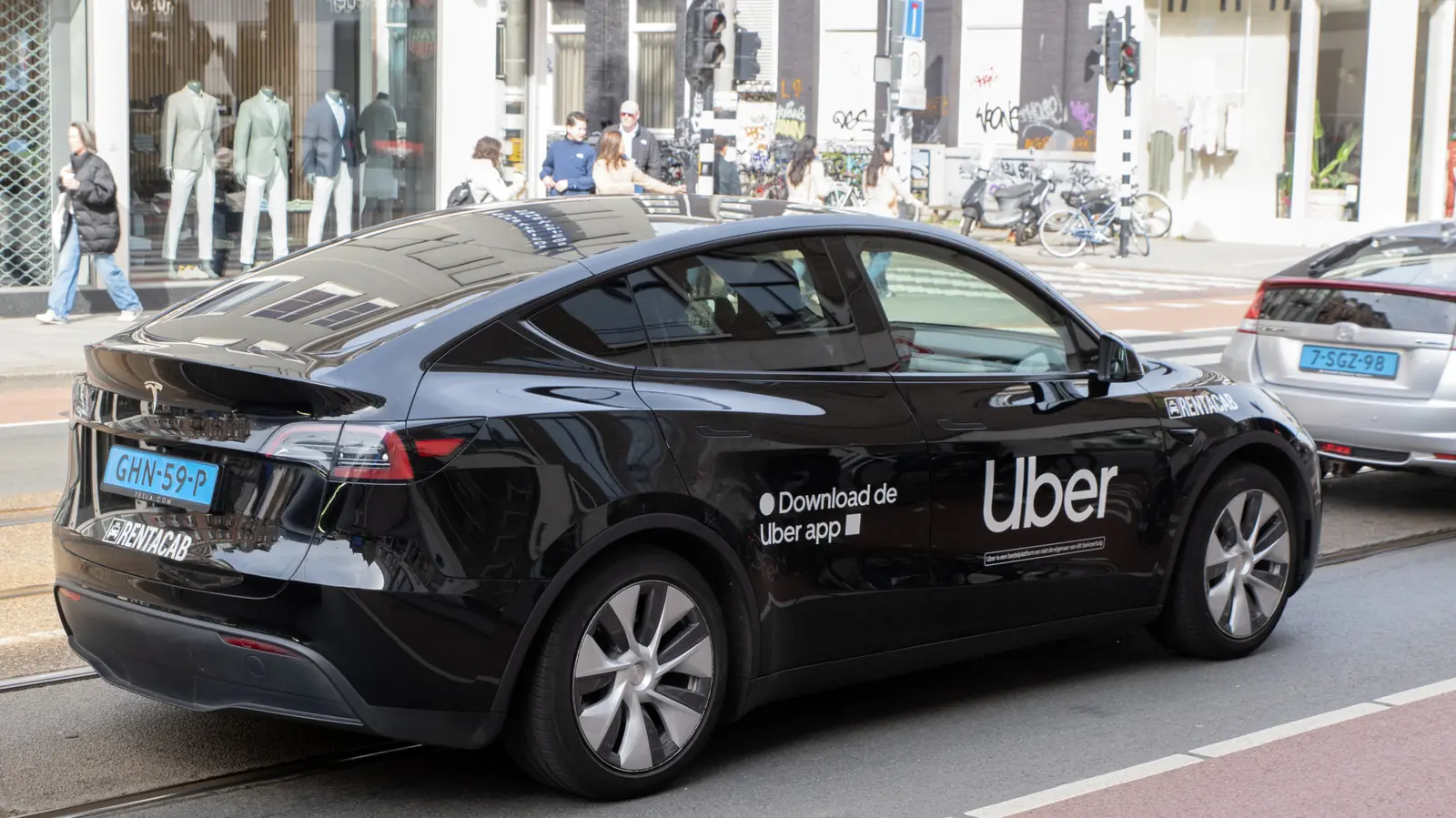 غرامة أوروبية ضخمة لـ Uber لاستخدام الذكاء الاصطناعي في إيقاف حسابات السائقين
